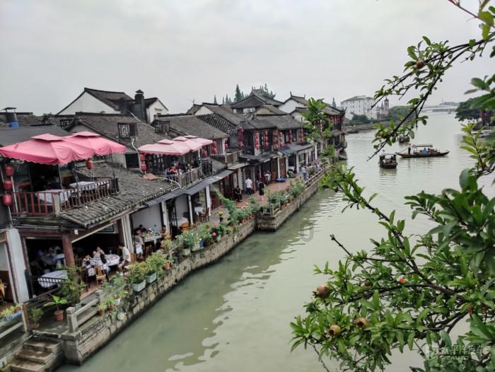 00后女生打耳洞致颅内感染是怎么回事？打耳洞有什么潜在危险？游戏画面